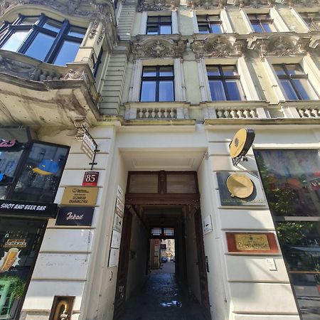 Apartment In The Strict City Centre 우치 외부 사진