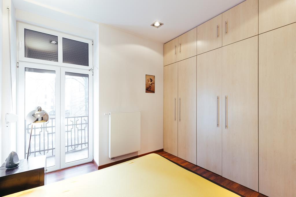 Apartment In The Strict City Centre 우치 외부 사진